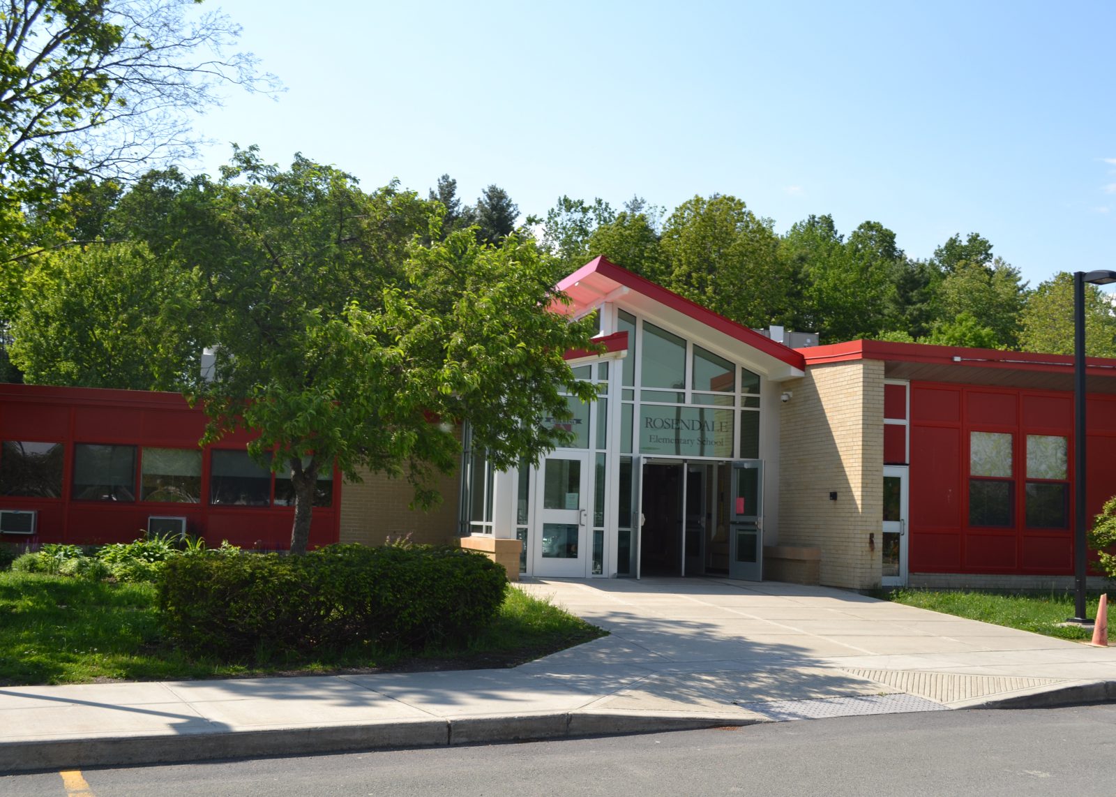 The exterior of Rosendale Elementary School, facing the front entrance