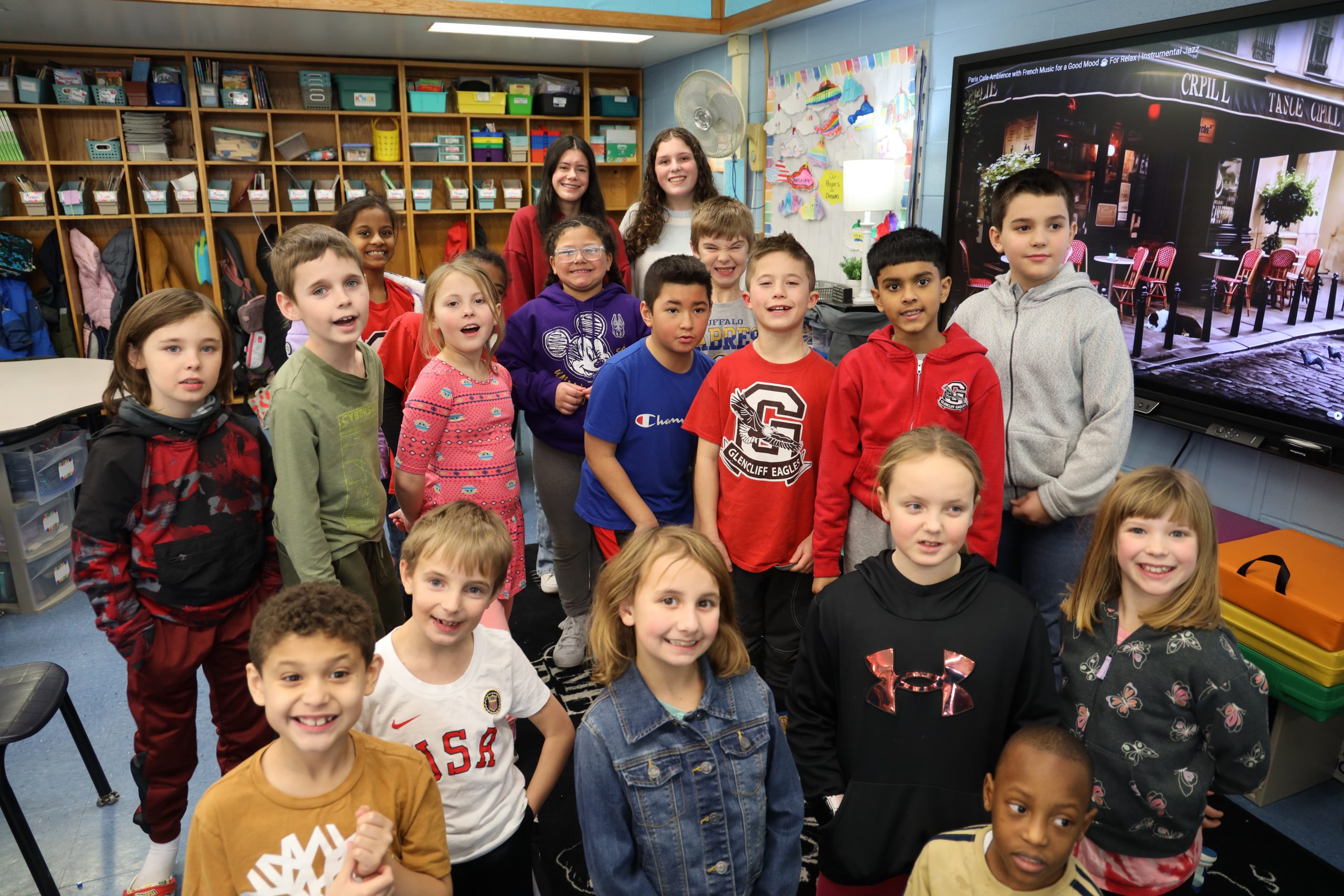 Peri Levine and Alana Fulmsbee read "Bonsoir Lune" (Goodnight Moon) to Mrs. McDonald's third grade class at Glencliff.