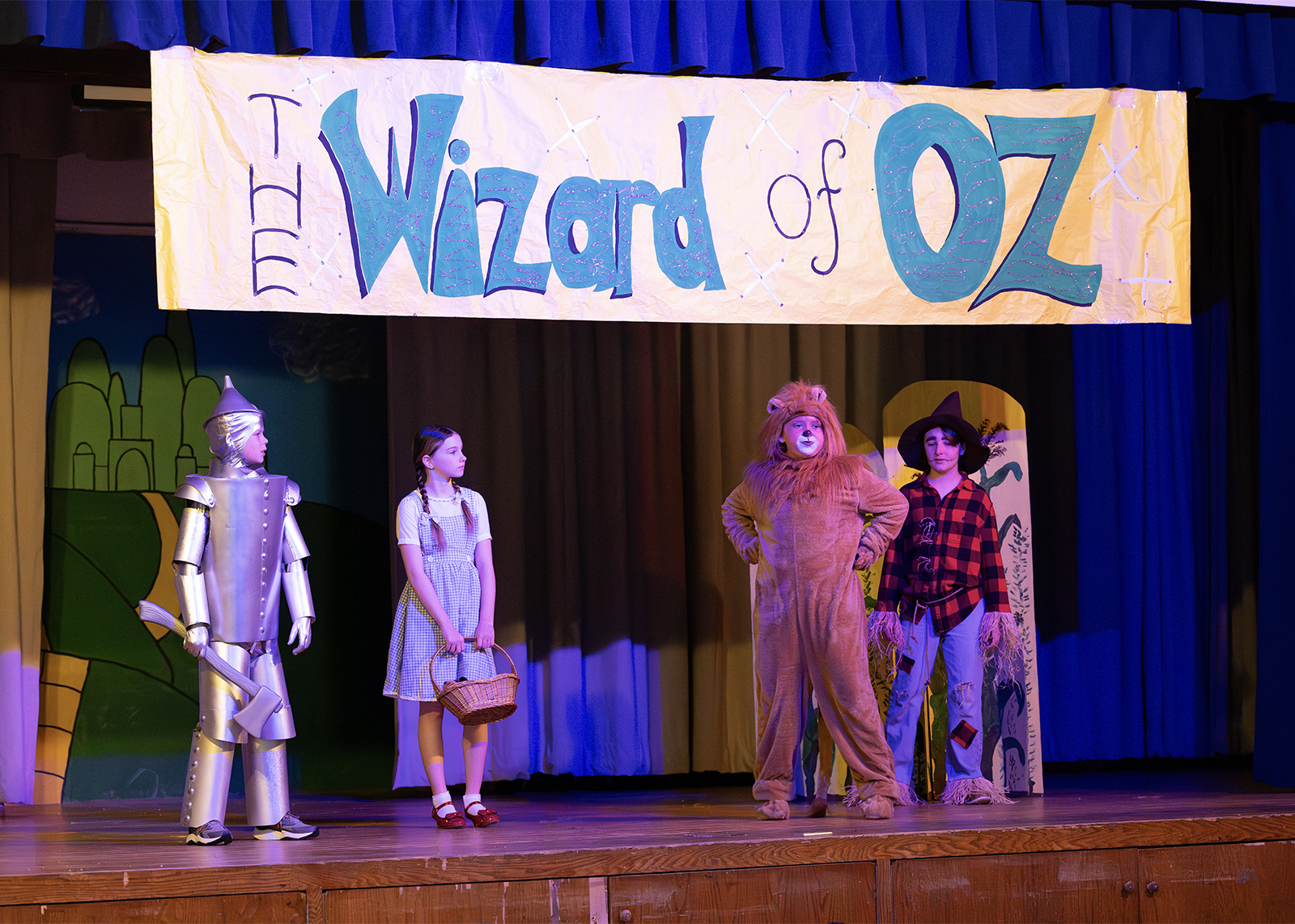 elementary school play of Wizard of Oz at birchwood