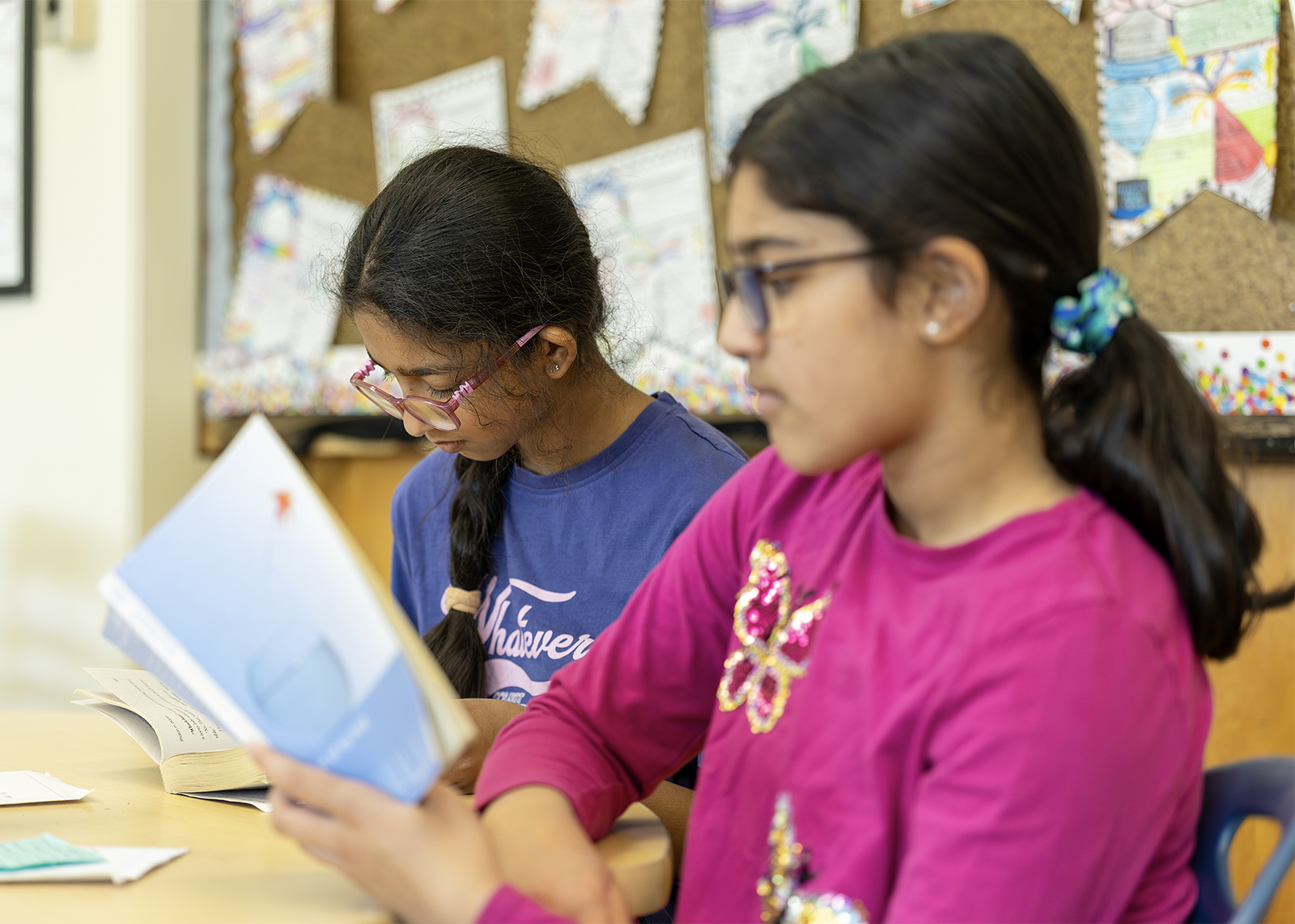 elementary students reading