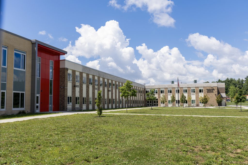 Exterior of Iroquois Middle School.