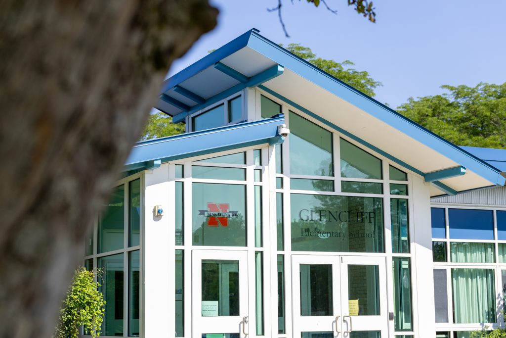 Front door of the Glencliff Elementary building.